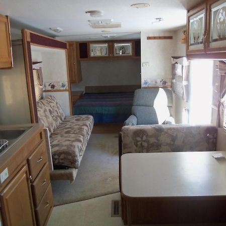 A Comfortable Place To Rest Or Play At Fort Myers Beach Rv Resort Форт-Маєрс Екстер'єр фото