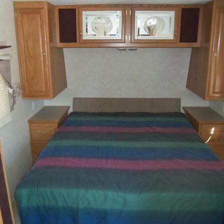 A Comfortable Place To Rest Or Play At Fort Myers Beach Rv Resort Форт-Маєрс Екстер'єр фото