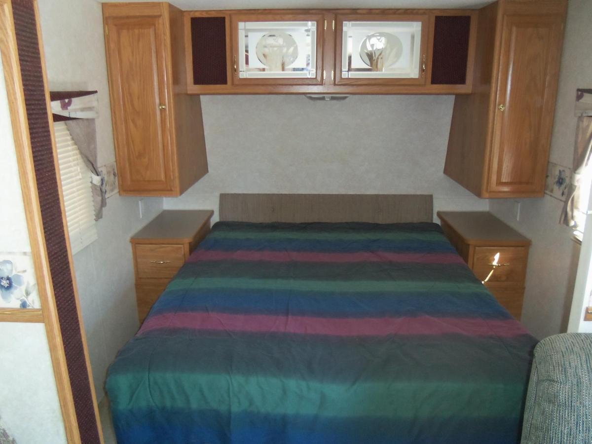 A Comfortable Place To Rest Or Play At Fort Myers Beach Rv Resort Форт-Маєрс Екстер'єр фото