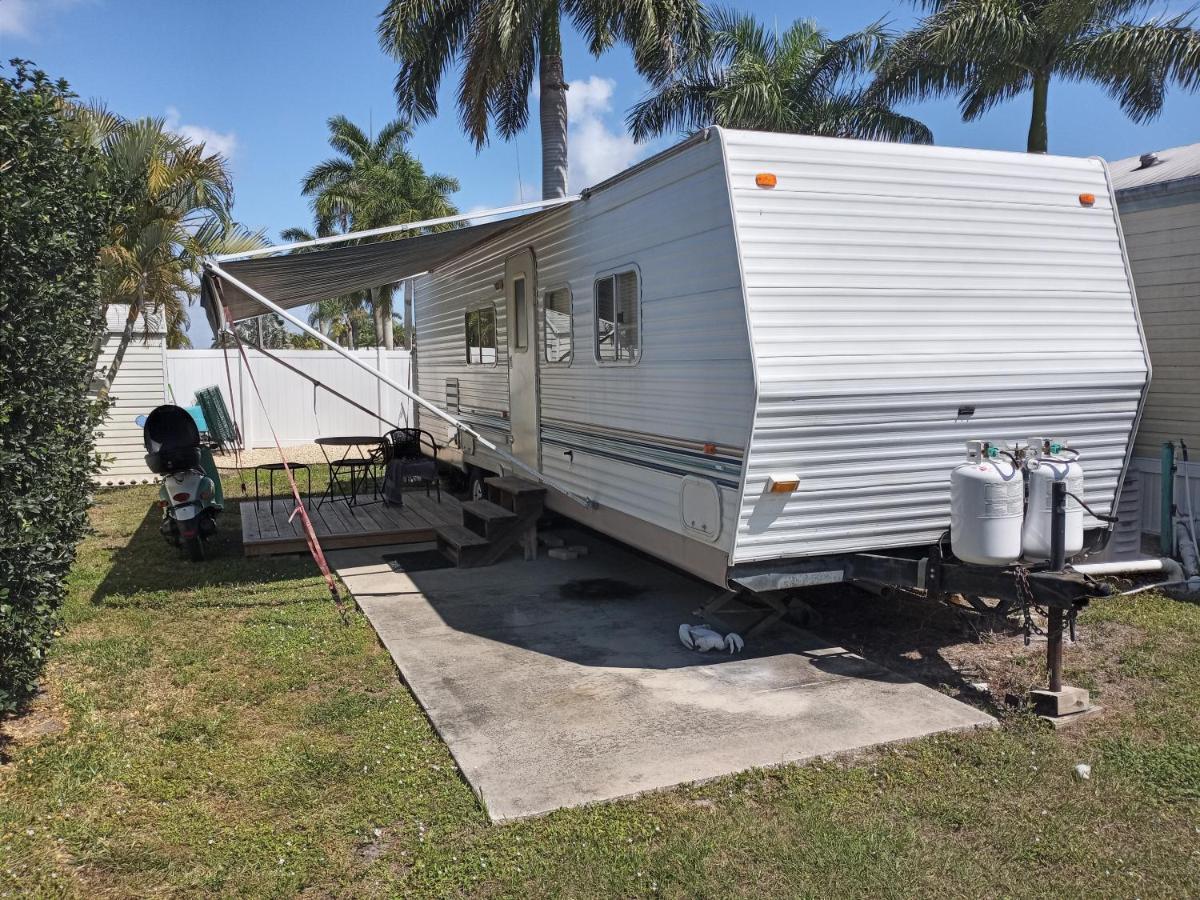 A Comfortable Place To Rest Or Play At Fort Myers Beach Rv Resort Форт-Маєрс Екстер'єр фото